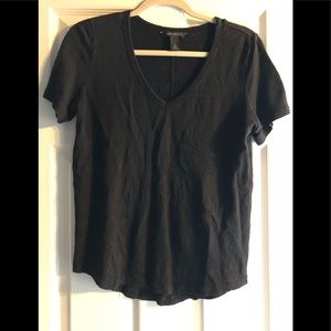 Banana Republic 100% linen black T-shirt